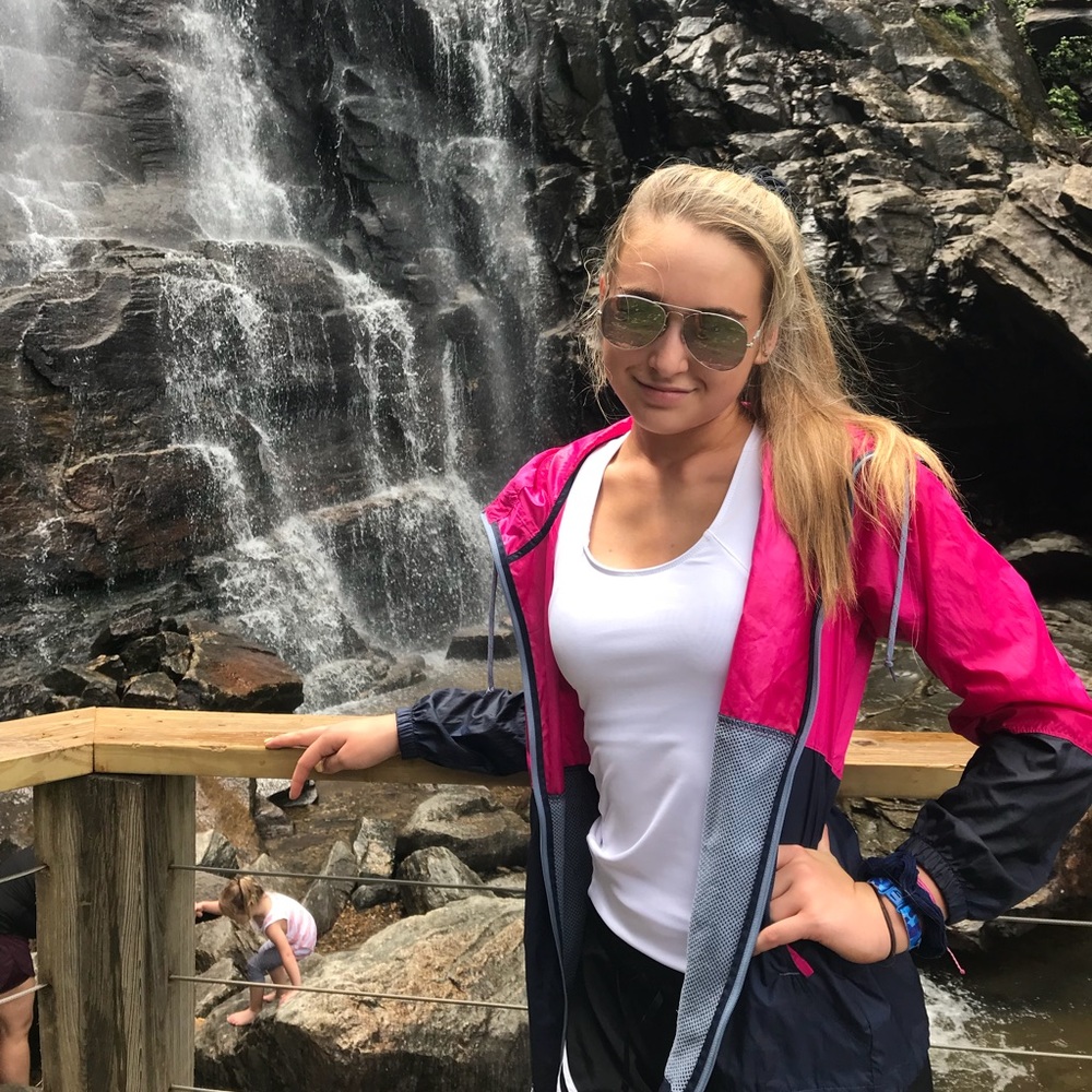 Meet your Posher, Chloe